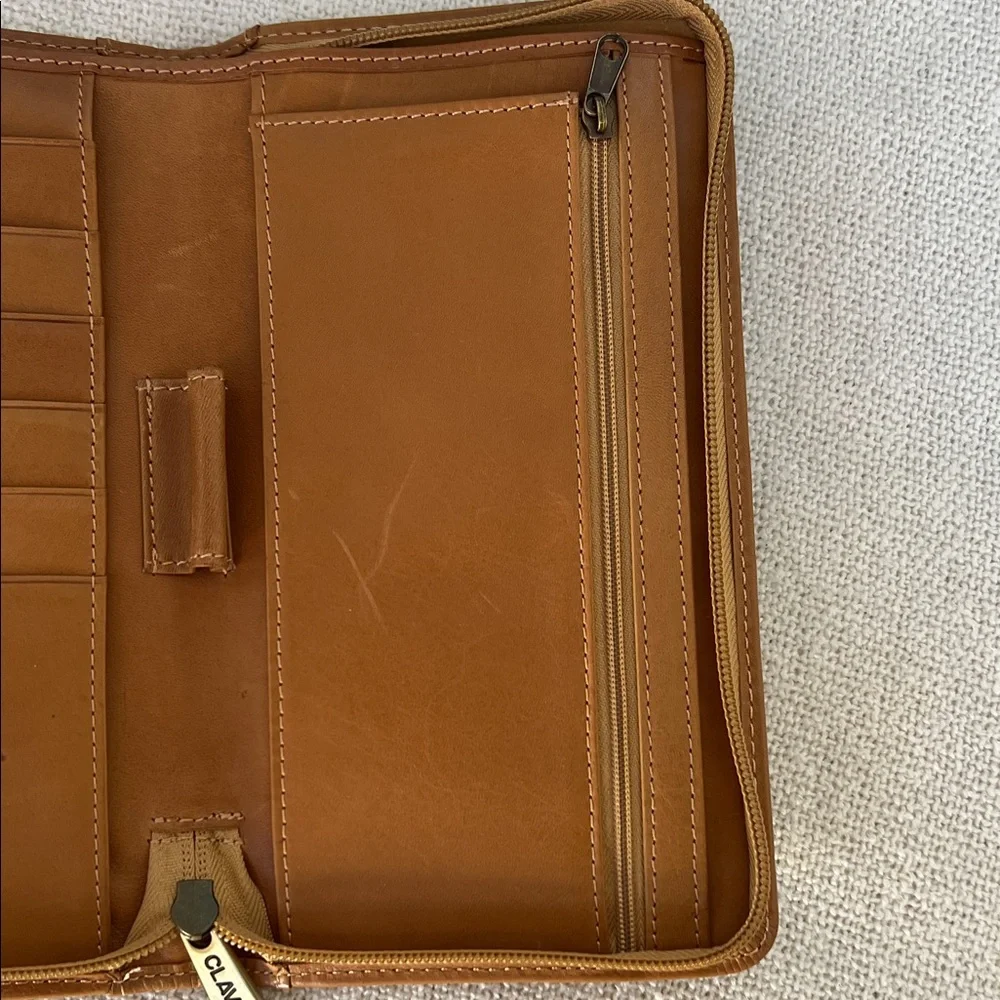 Classic Tan Leather Men's Wallet